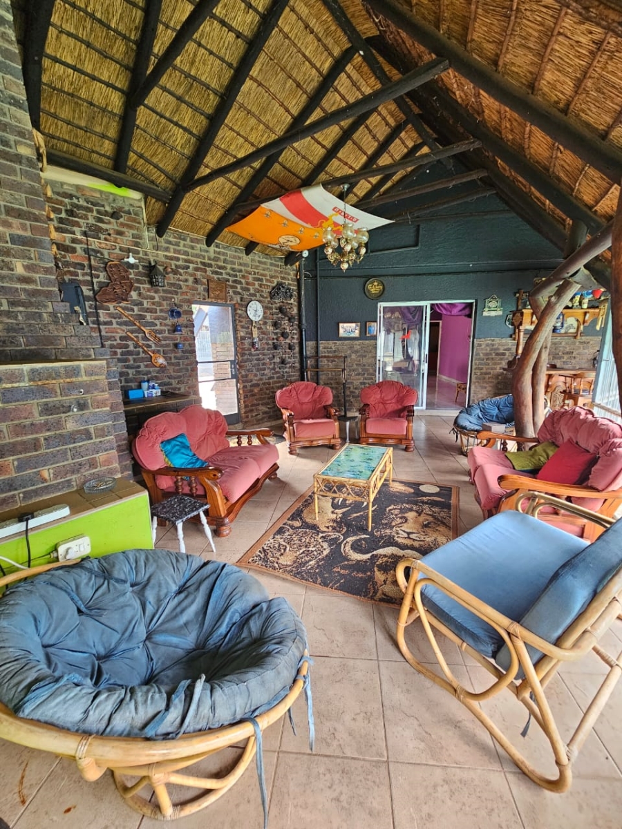 5 Bedroom Property for Sale in Wilkeville North West